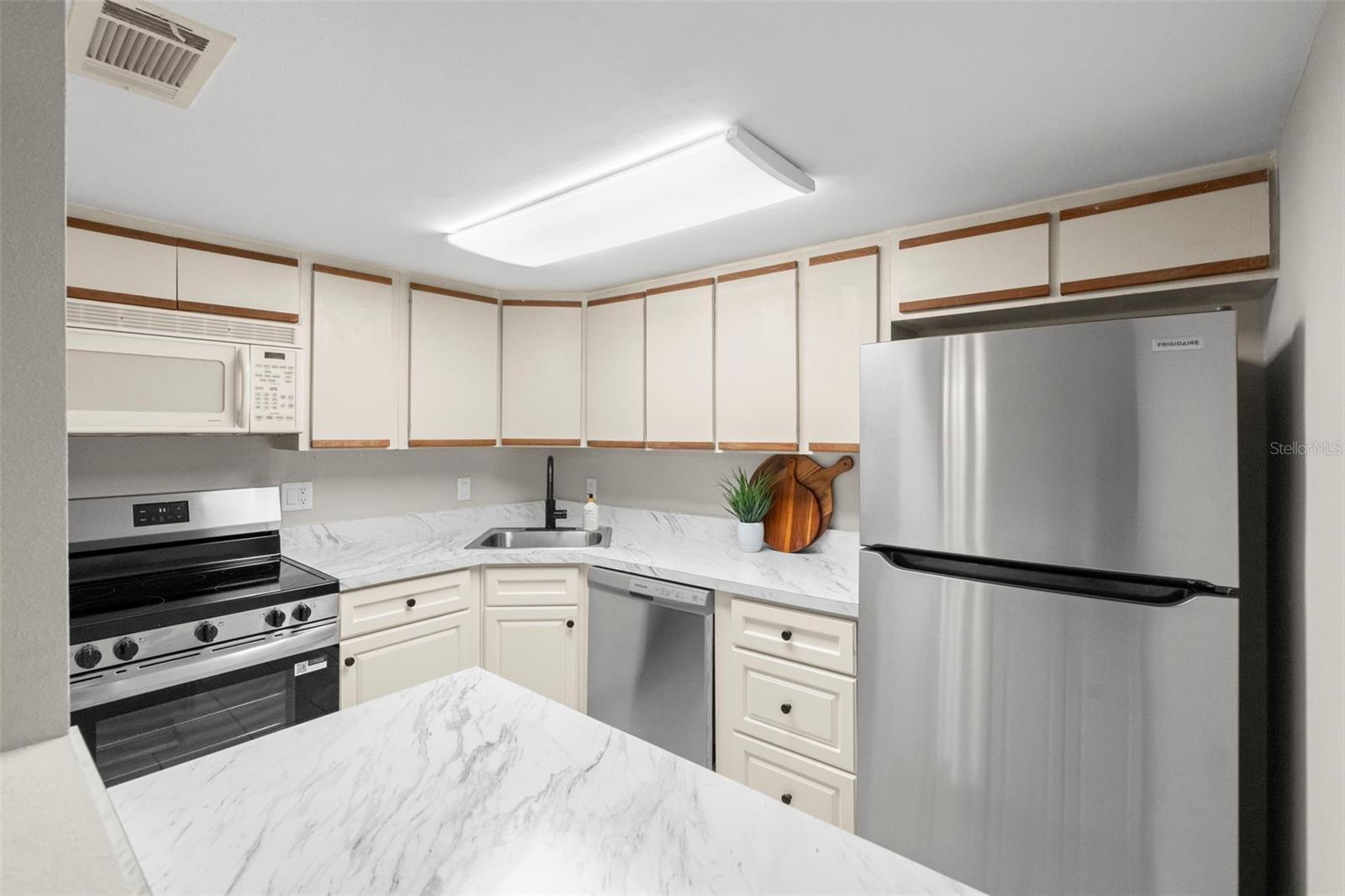 505 PLAZA SEVILLE CT #11