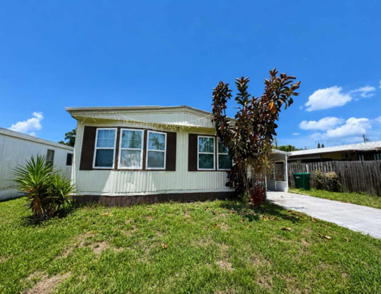 1925 MARY LN