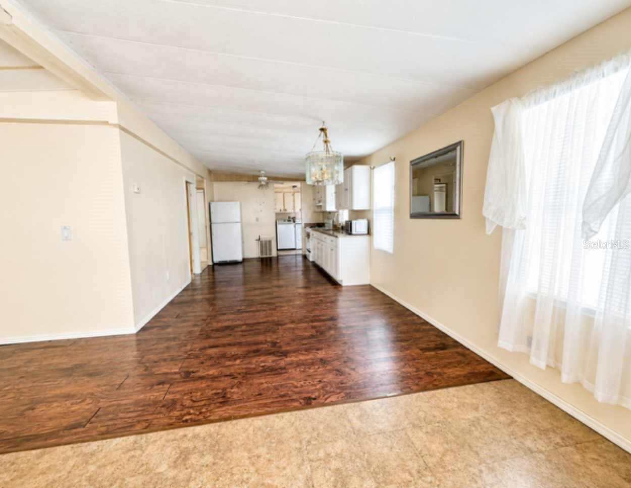 1925 MARY LN