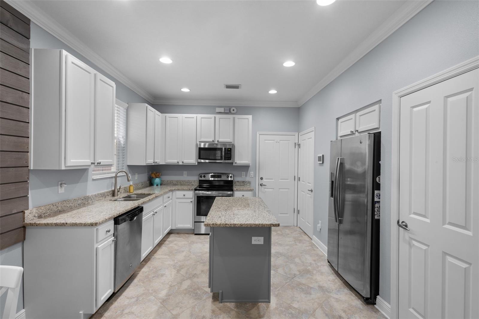 423 AURORA WAY