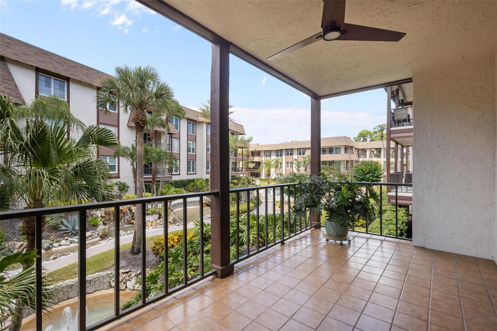 3021 COUNTRYSIDE BLVD #21A