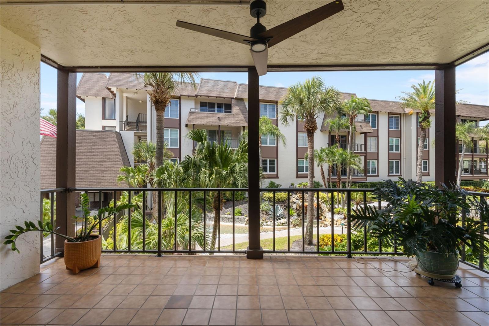 3021 COUNTRYSIDE BLVD #21A