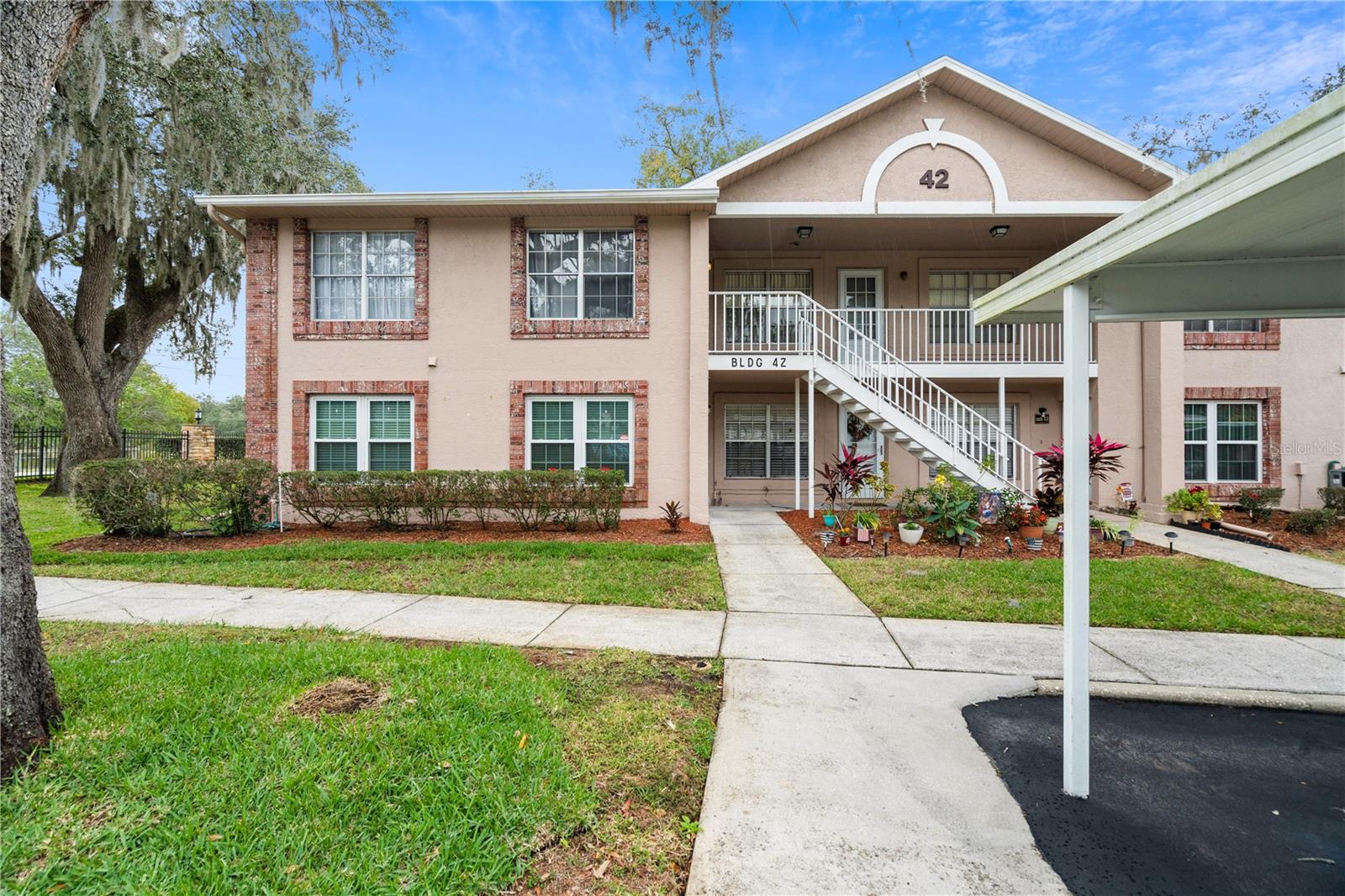 6700 SPRING FLOWER DR #21