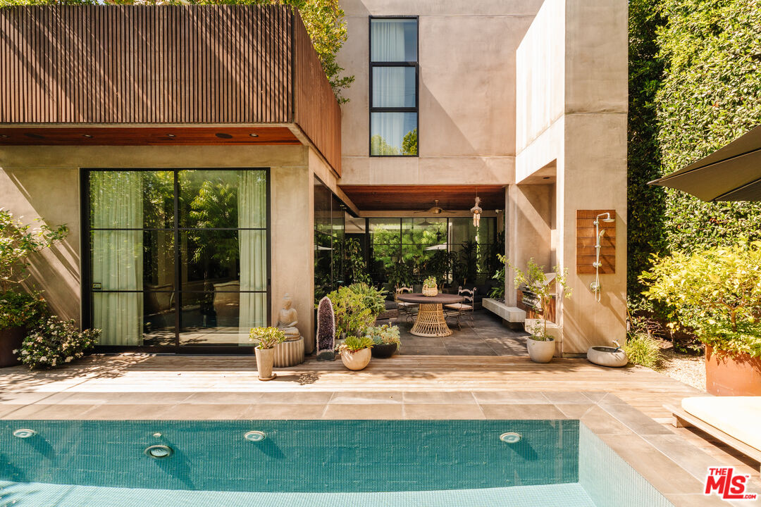 530 N La Jolla Ave