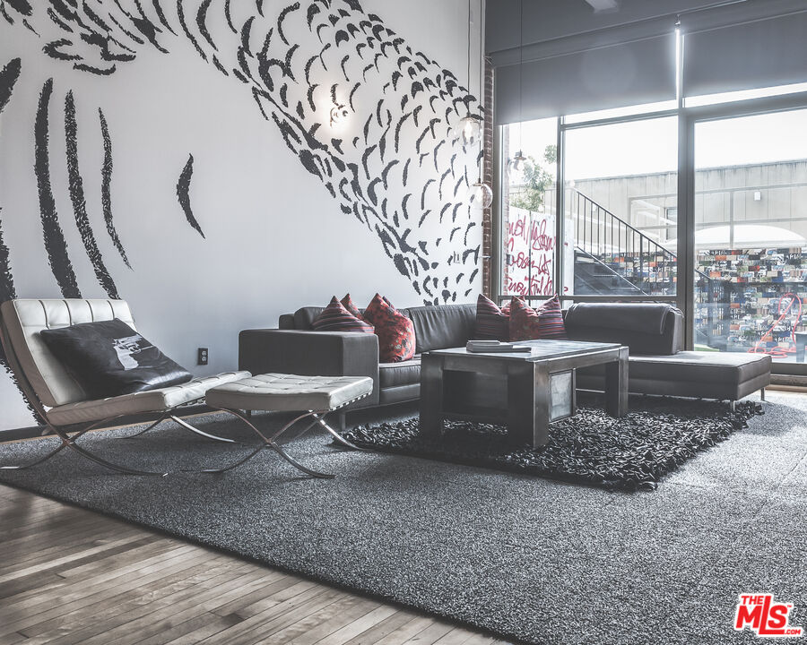 1850 Industrial St Unit: 215