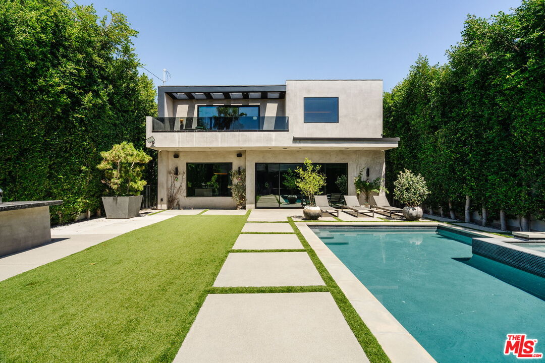 537 N Alta Vista Blvd