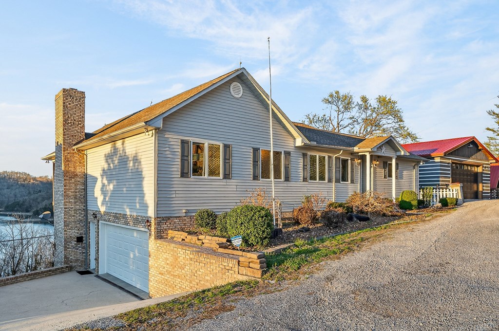 1634 Falling Water Road