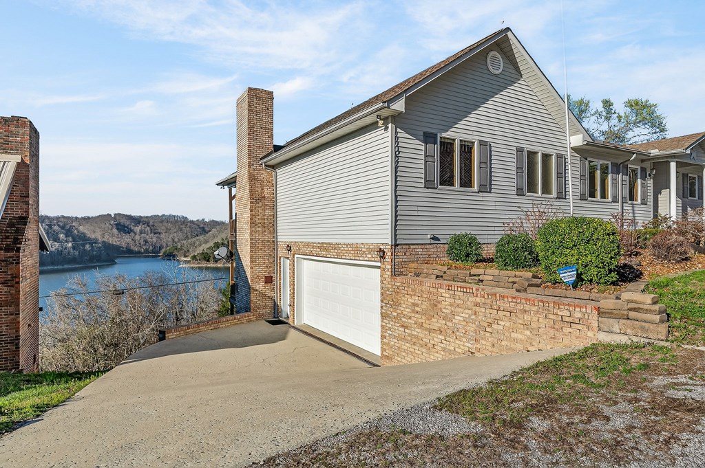 1634 Falling Water Road