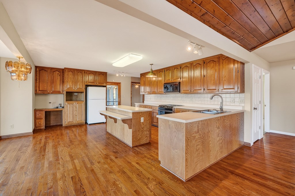 1634 Falling Water Road