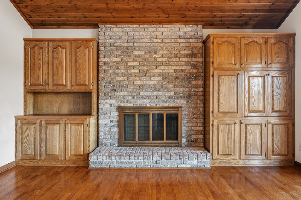 1634 Falling Water Road