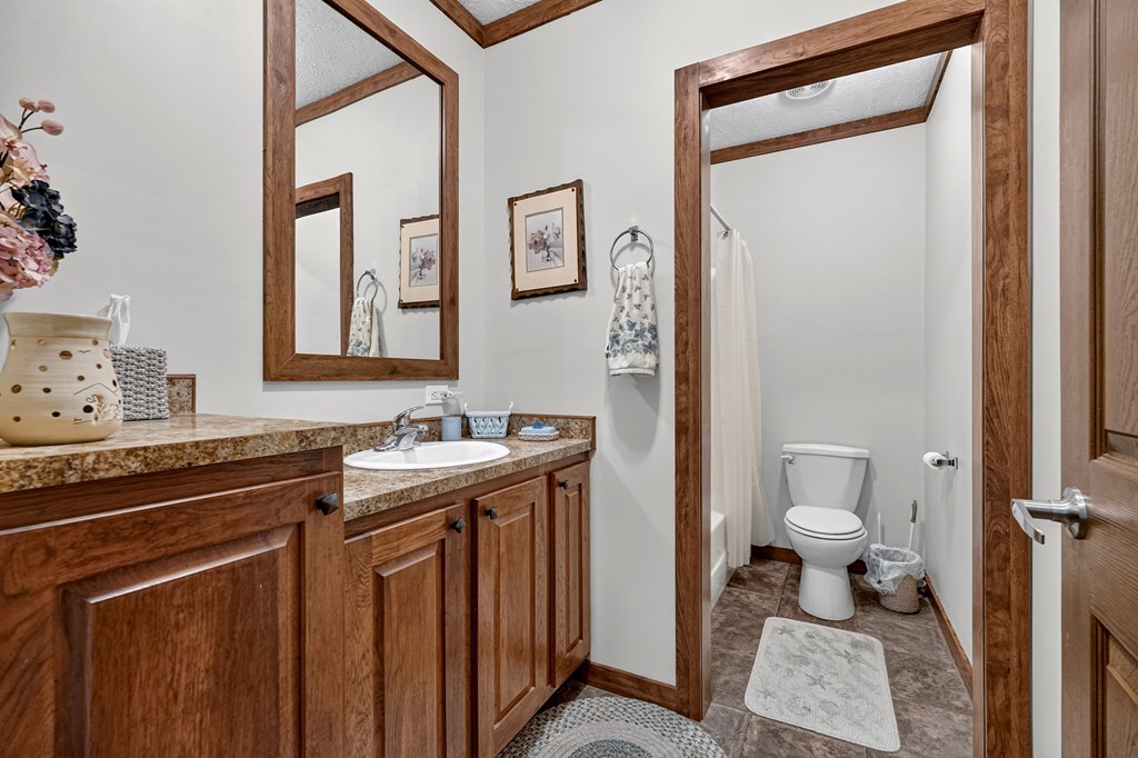 295 Narrow Way