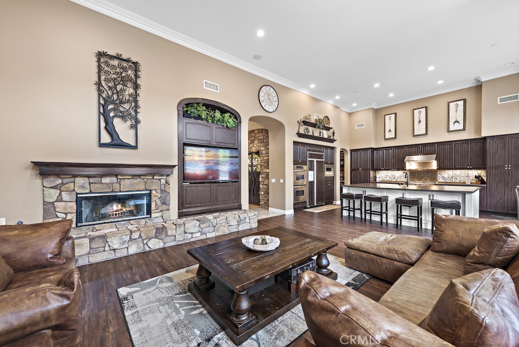 4 Hawthorne Lane