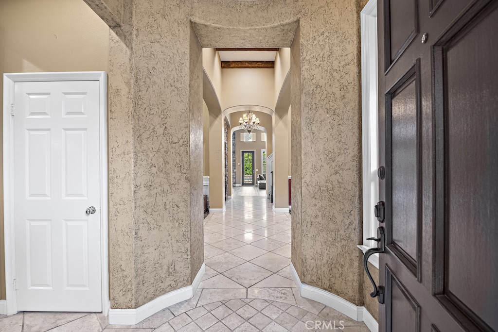 4 Hawthorne Lane