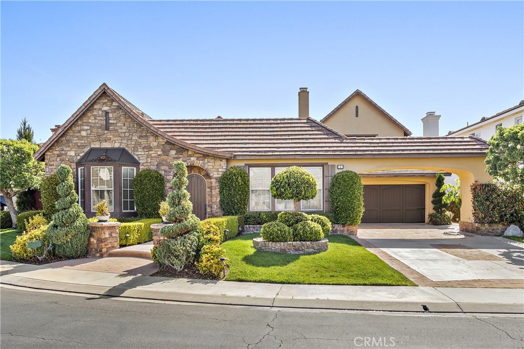 4 Hawthorne Lane