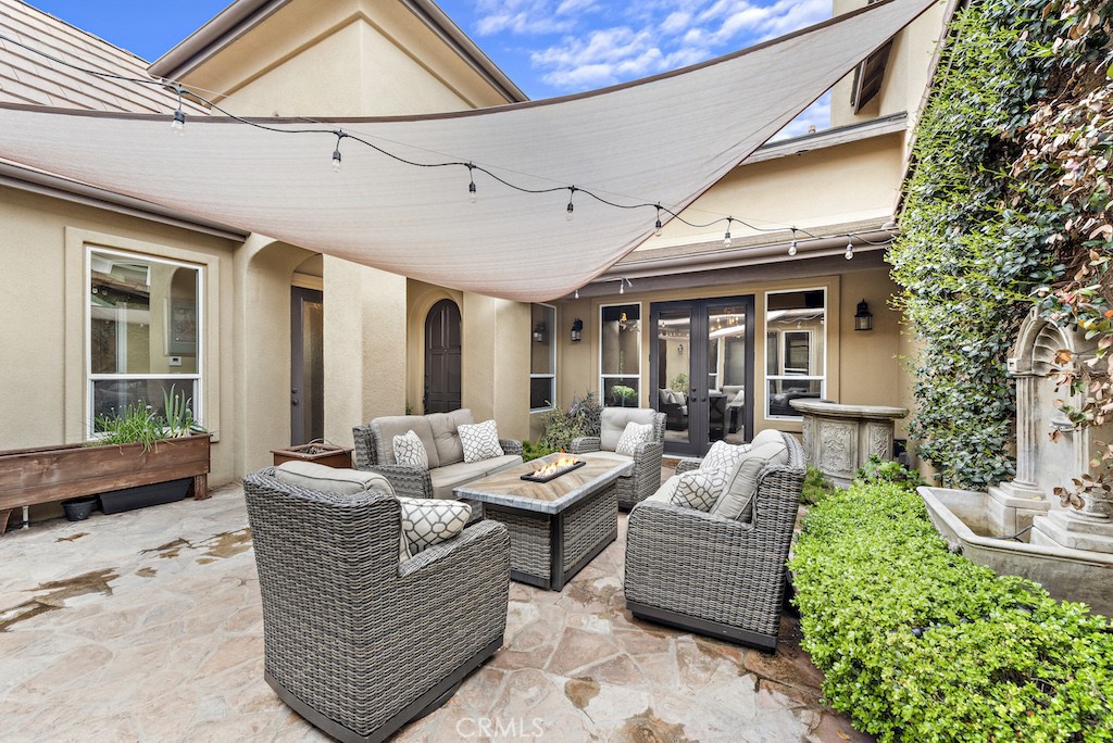 4 Hawthorne Lane