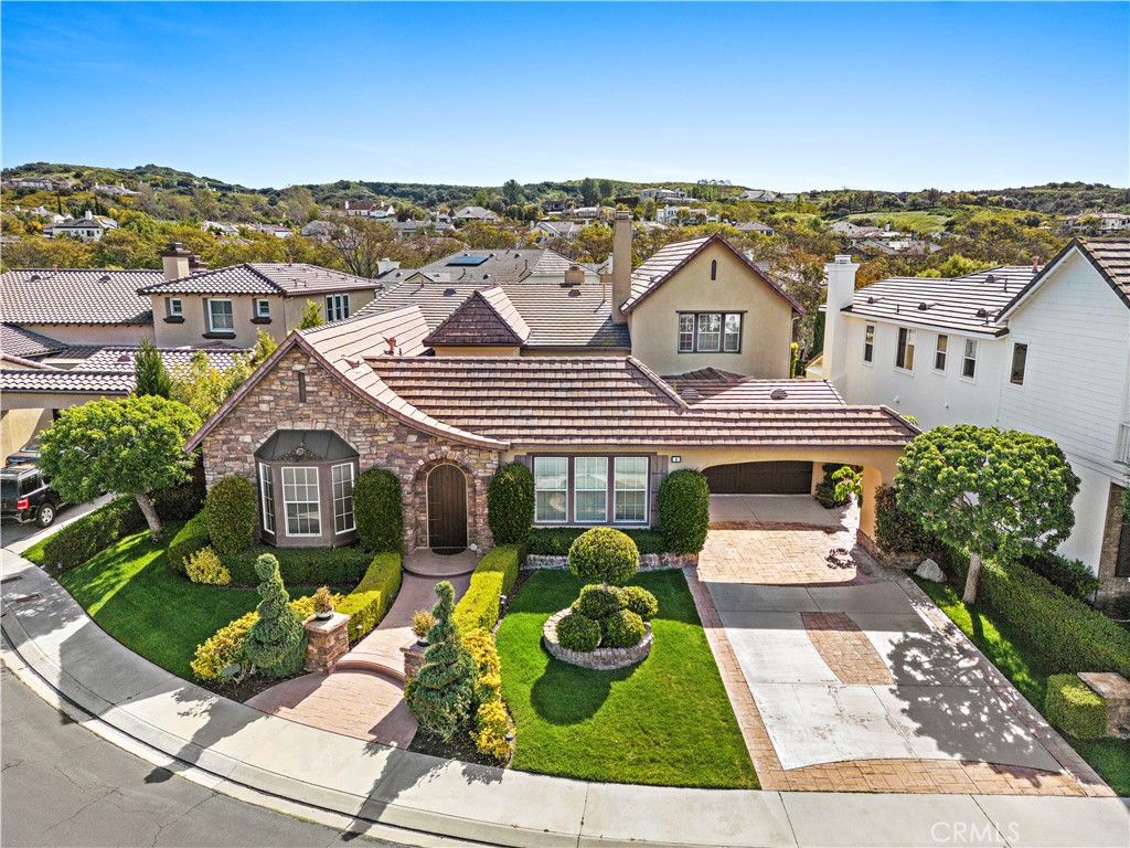 4 Hawthorne Lane