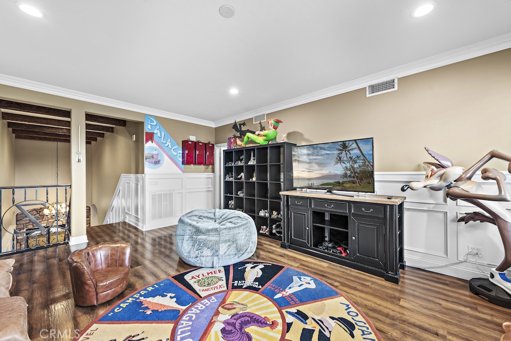 4 Hawthorne Lane