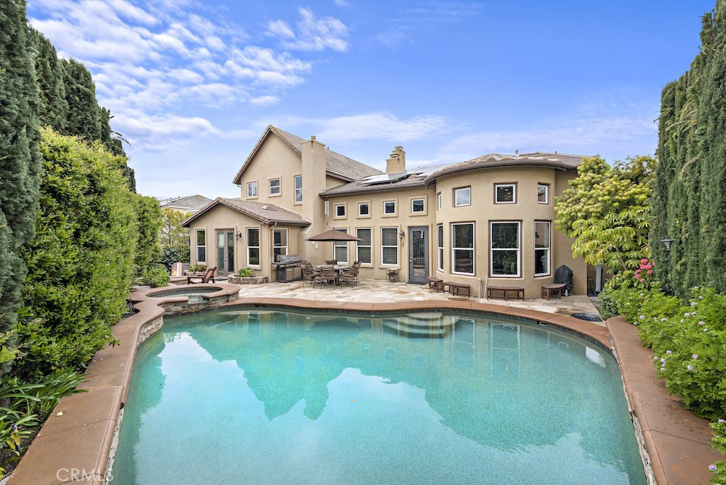 4 Hawthorne Lane