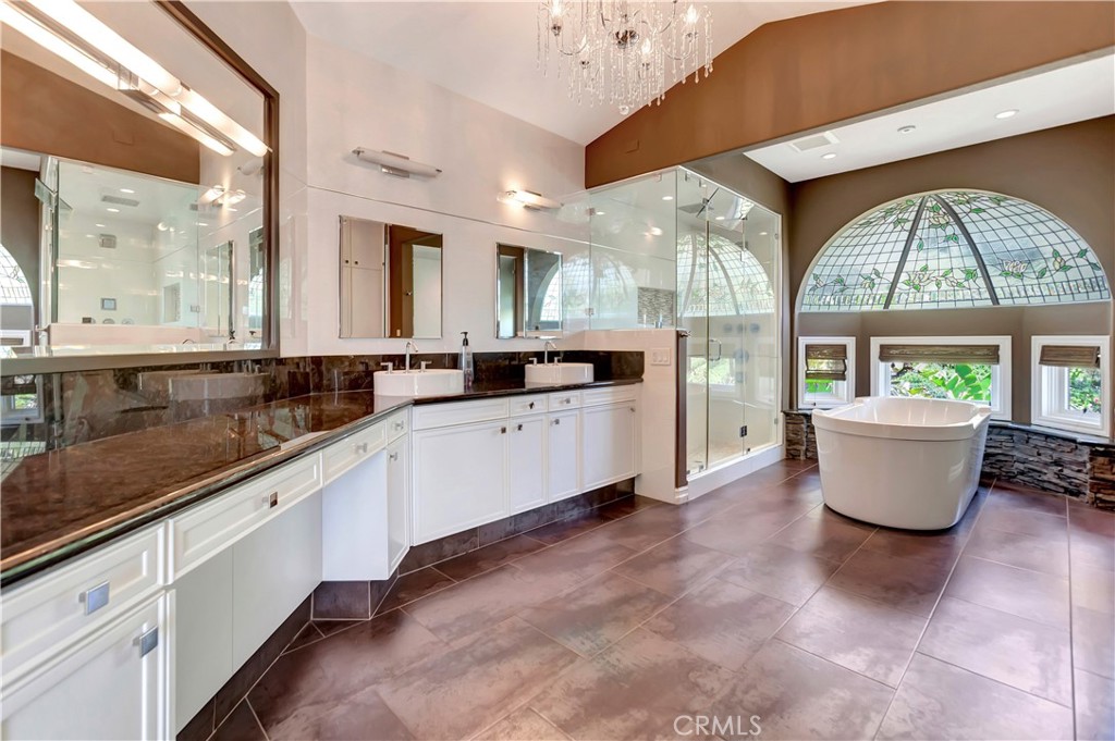 3140 E Bradbury Court