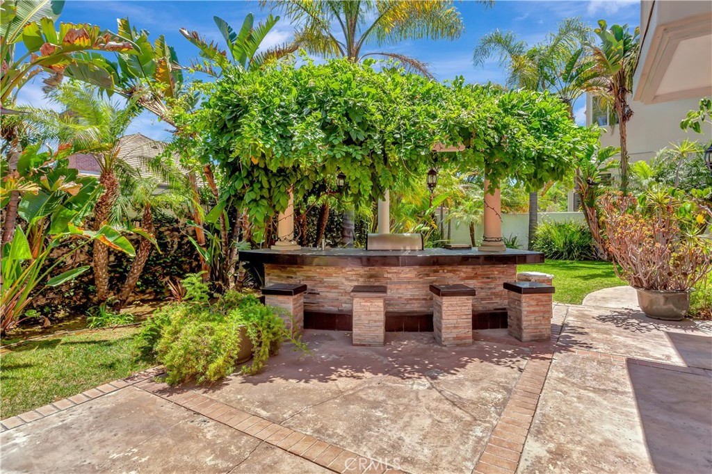 3140 E Bradbury Court