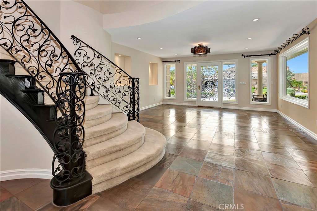 3140 E Bradbury Court