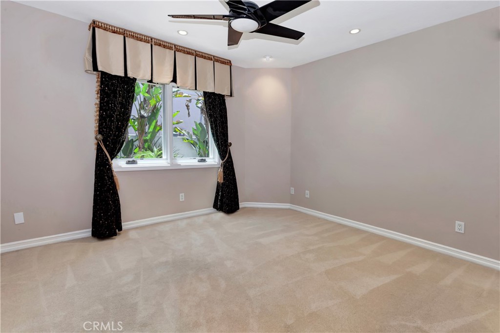 3140 E Bradbury Court