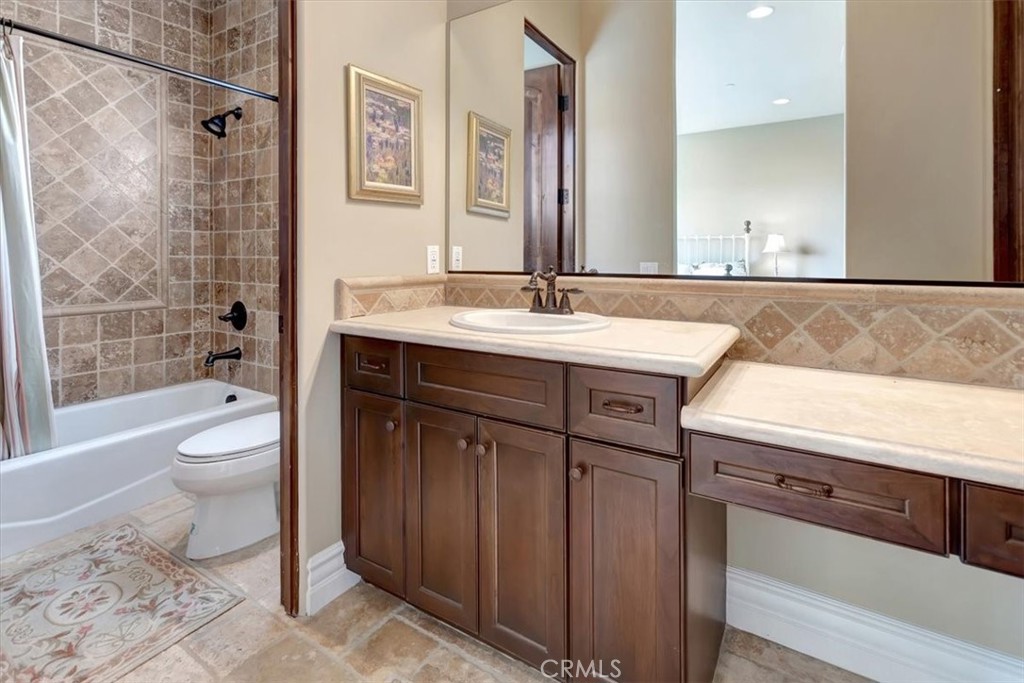 3148 E East Abbey Lane