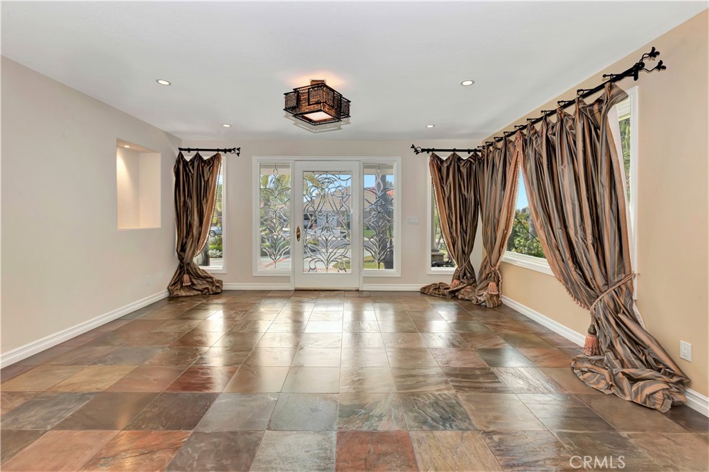 3140 E Bradbury Court