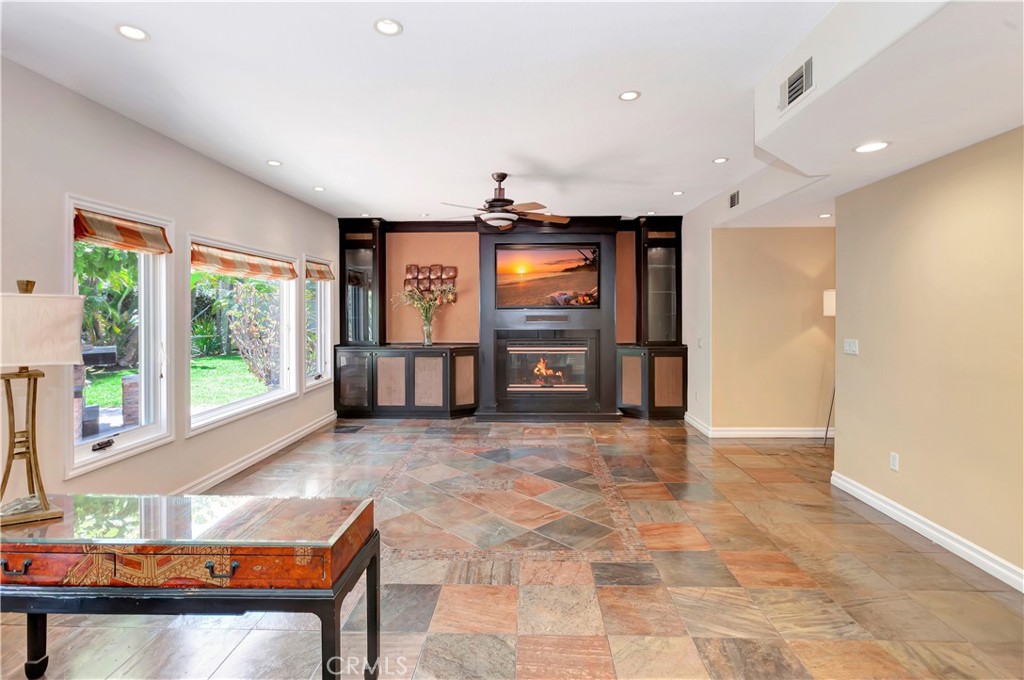 3140 E Bradbury Court