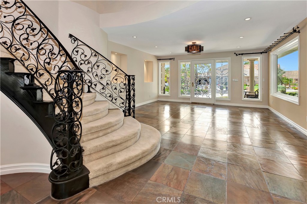 3140 E Bradbury Court