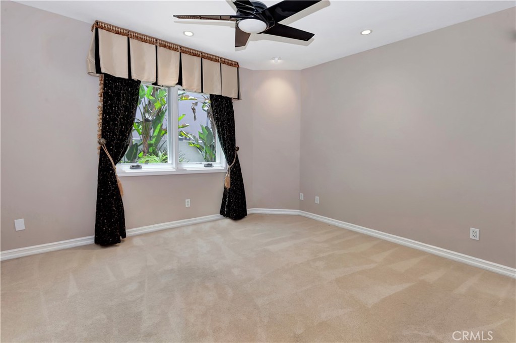 3140 E Bradbury Court