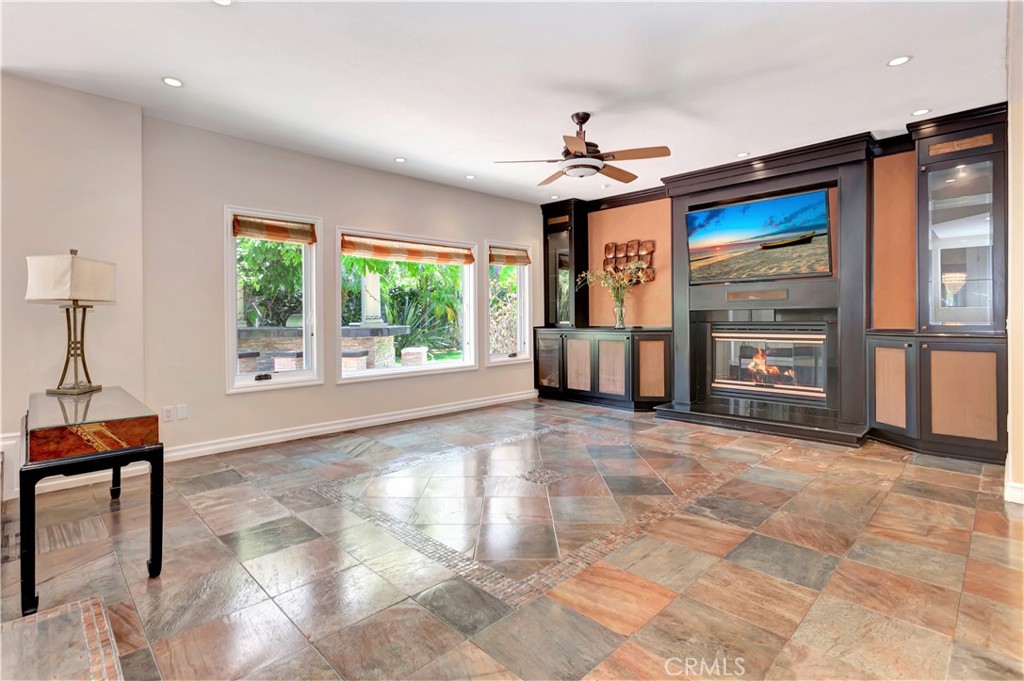 3140 E Bradbury Court