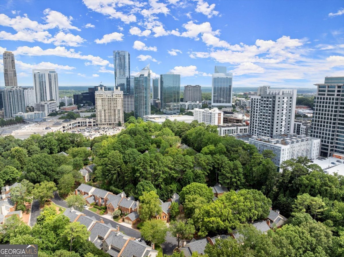 40 IVY CHASE NE