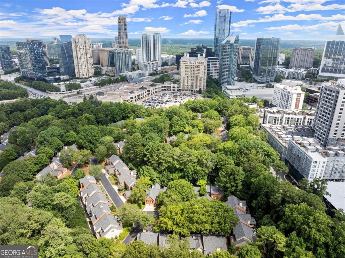 40 IVY CHASE NE