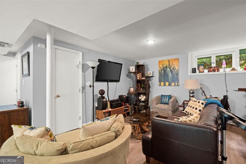 595 COLLIER RIDGE