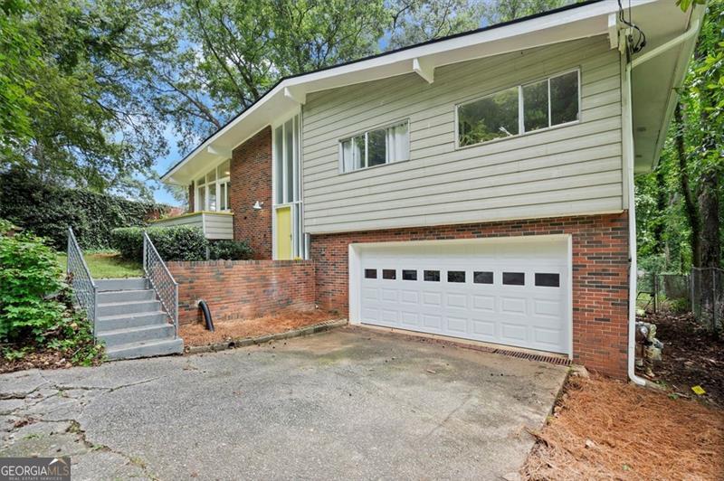 595 COLLIER RIDGE