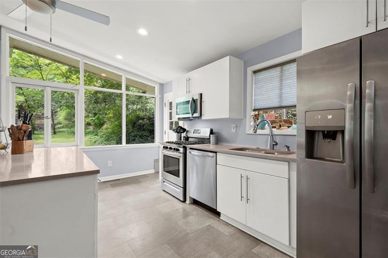 595 COLLIER RIDGE