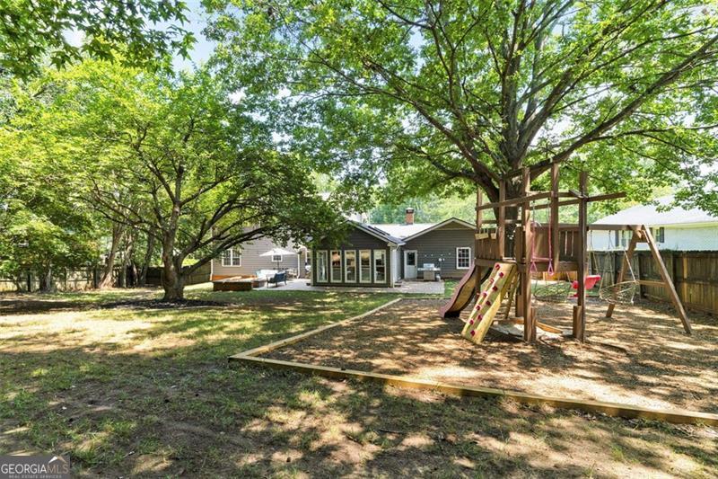 2580 FLEUR DE LIS PL