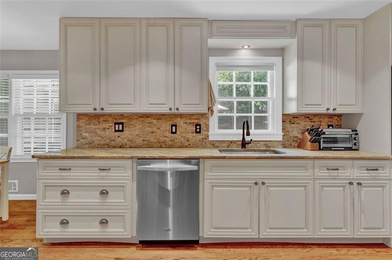 2580 FLEUR DE LIS PL