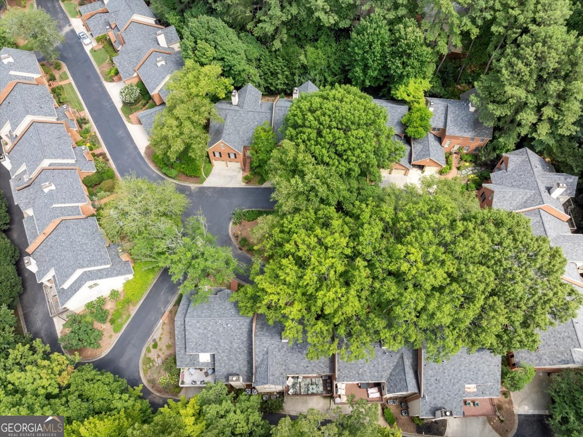 40 Ivy Chase NE