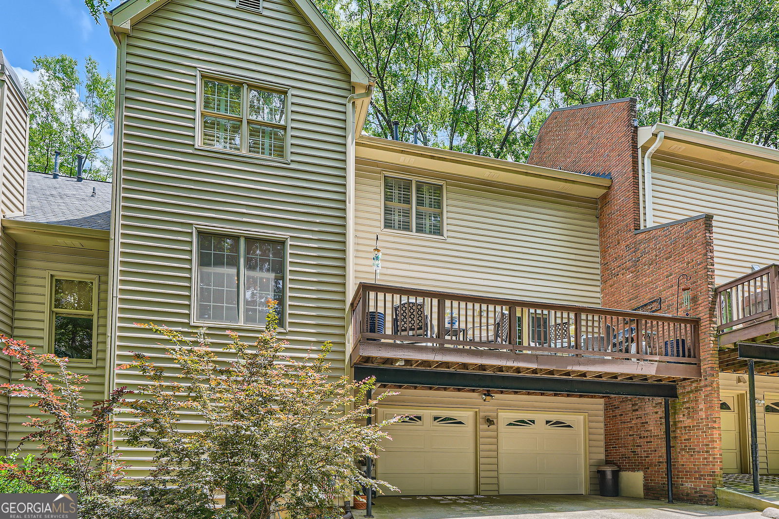 40 Ivy Chase NE
