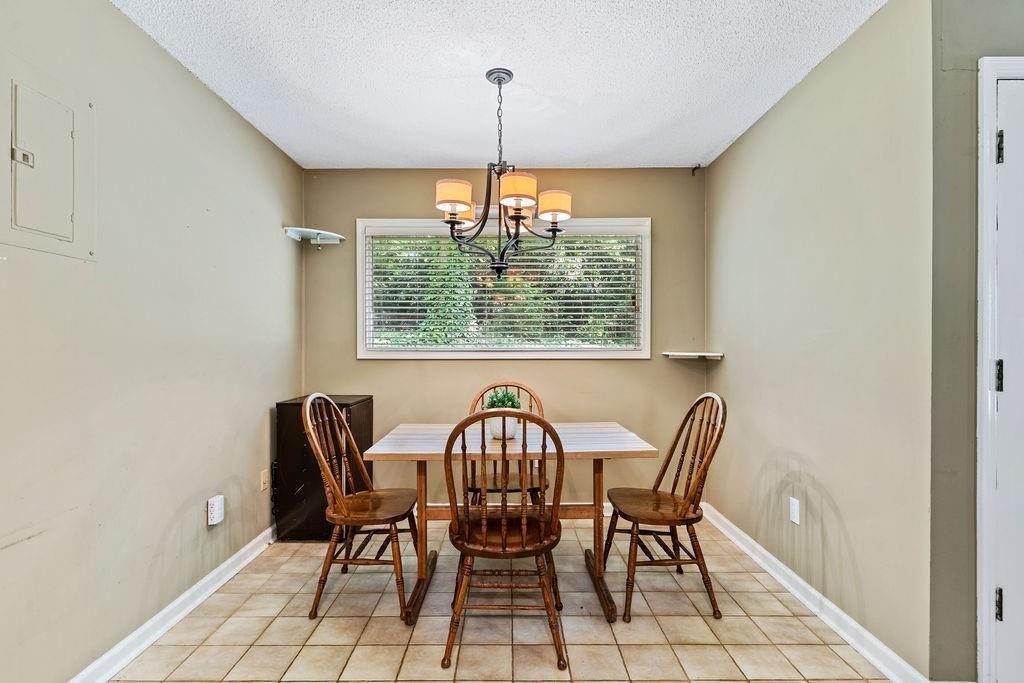 870 Bonnie Glen Drive SE