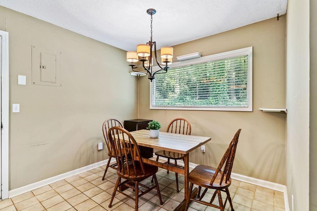 870 Bonnie Glen Drive SE