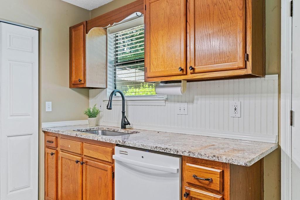 870 Bonnie Glen Drive SE