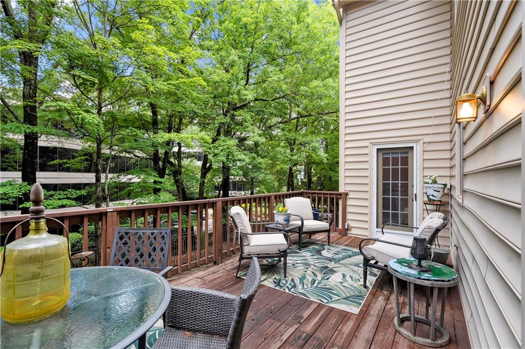 40 IVY CHASE NE
