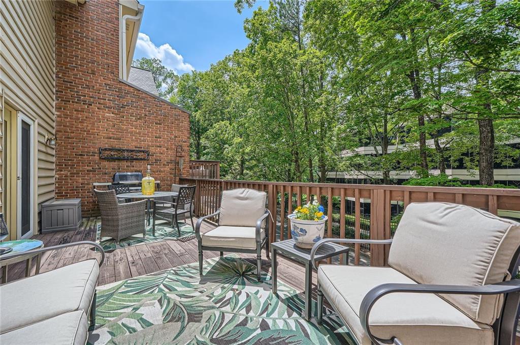40 IVY CHASE NE