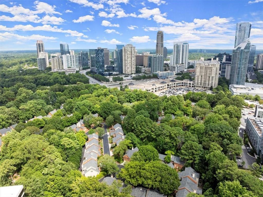 40 IVY CHASE NE