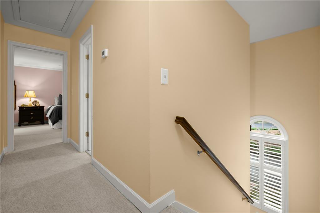40 IVY CHASE NE