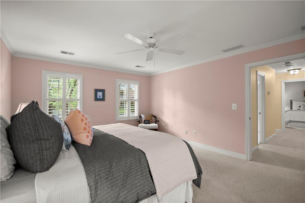 40 IVY CHASE NE