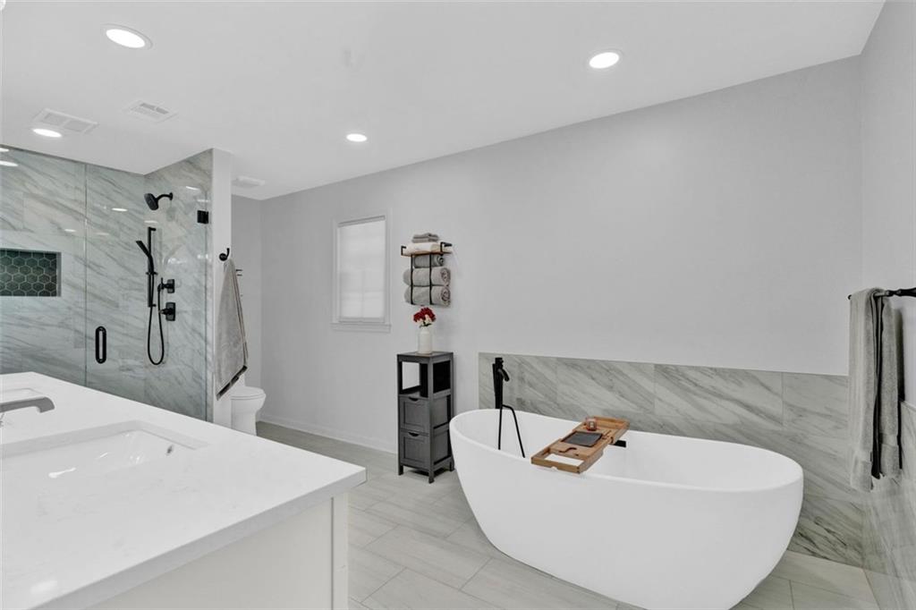 2580 FLEUR DE LIS PL